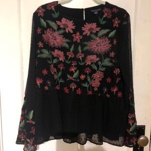 AE. Xl. Floral detail blouse.